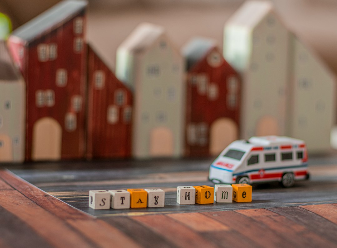 一条与气体无关的搜索词混进了报警台账，值守人员该先做什么？本文从检索日志